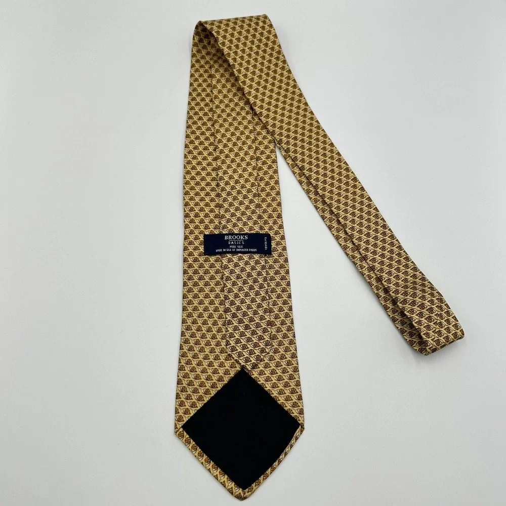 Brooks Brothers Basics Pure Silk Tie Gold Novelty Snail Print USA‎ 3.5